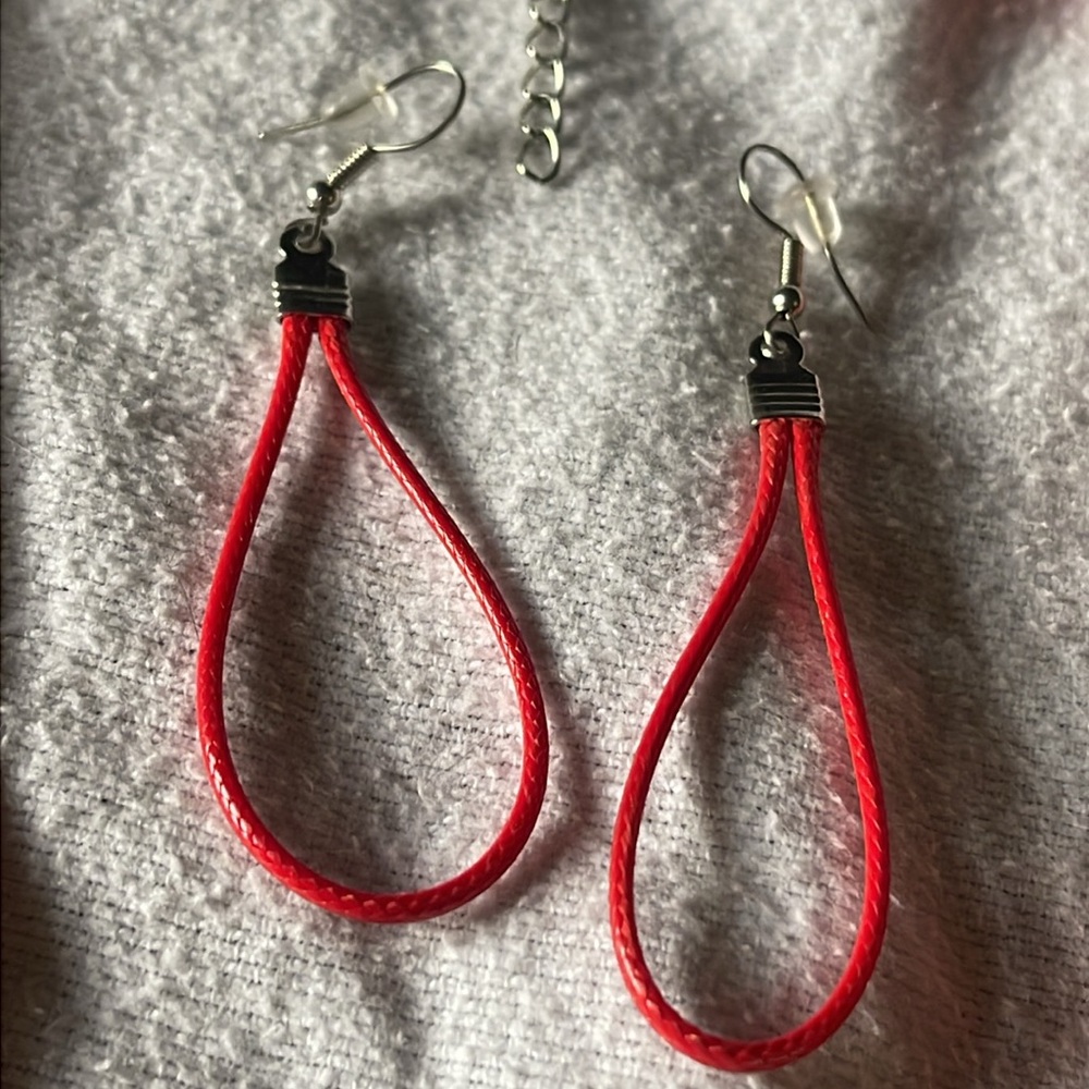 Modern Leather Red Rope Necklace & Earrings Set, NOS - Picture 2 of 3